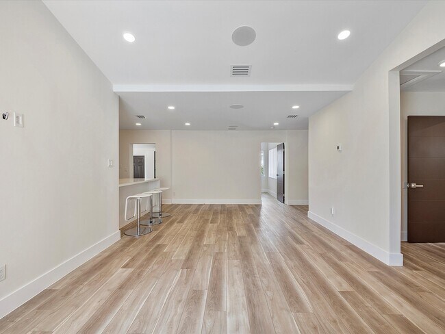 Building Photo - 203 NE 107th St