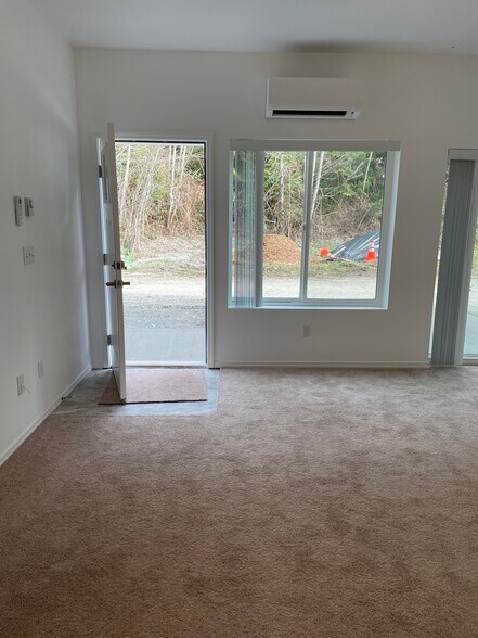 Building Photo - 18429 Crestwood Way