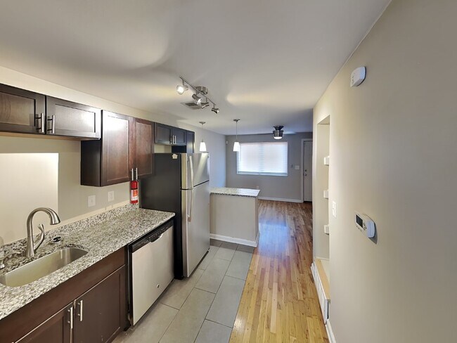 Building Photo - Lantern Square Apartments-B5