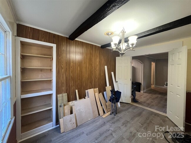 Building Photo - 4723 Linden St