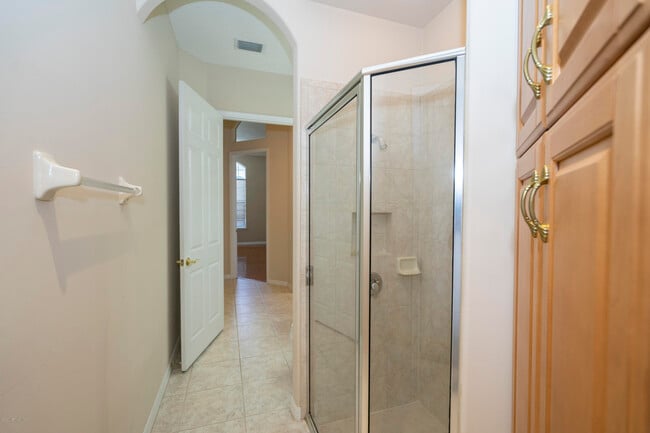 Building Photo - 3668 Windmoor Dr