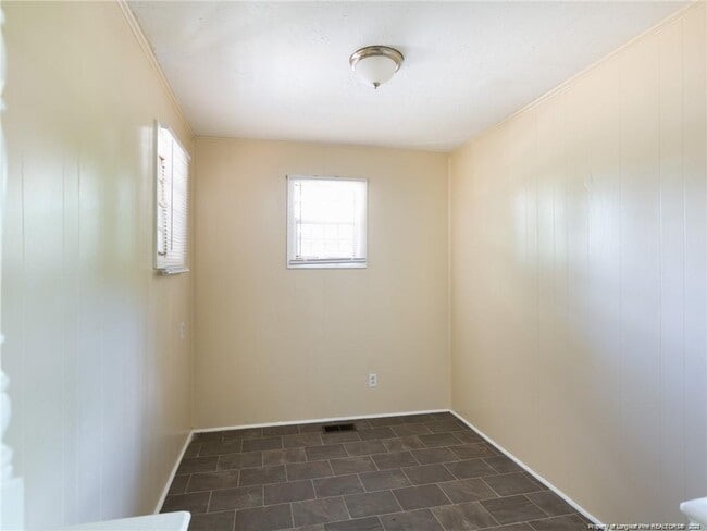 Building Photo - 1848 Gola Dr