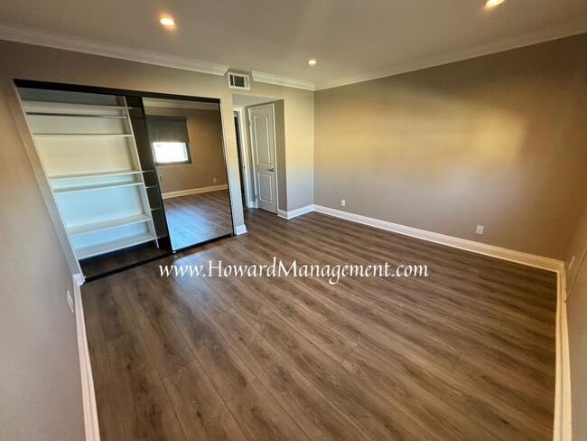 Building Photo - 2 Bed, 2 Bath Condo + Loft in a Cozy locat...