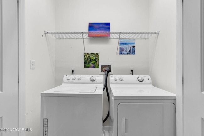 Building Photo - 807 Kingsley St