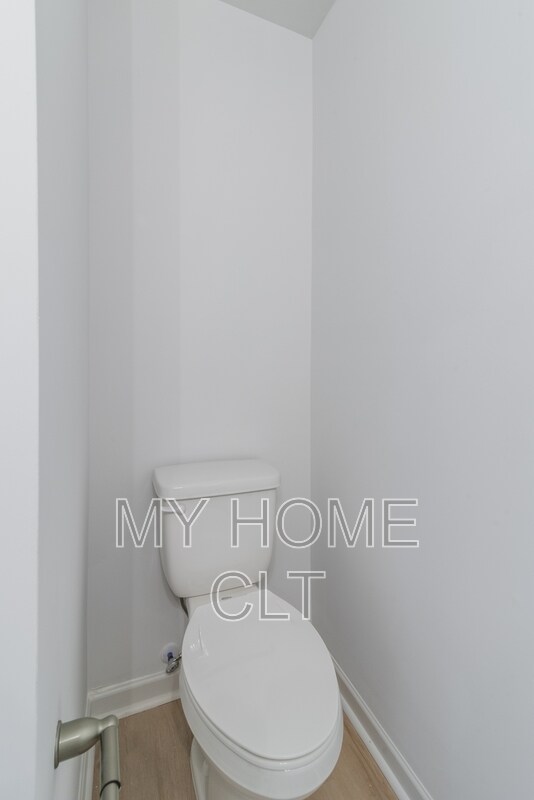 Building Photo - 2719 Capitol Dr