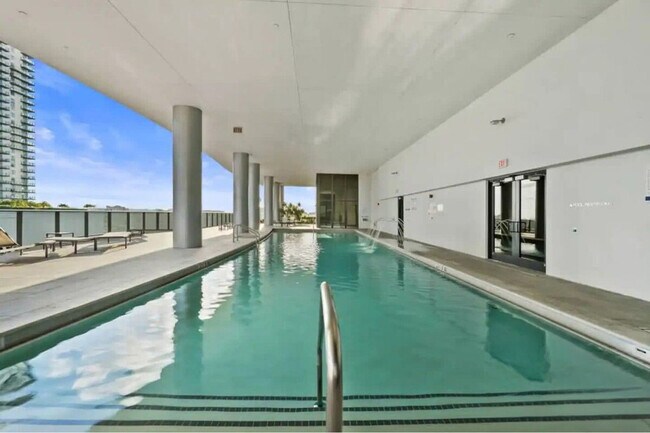 Building Photo - 90 NE 17th St