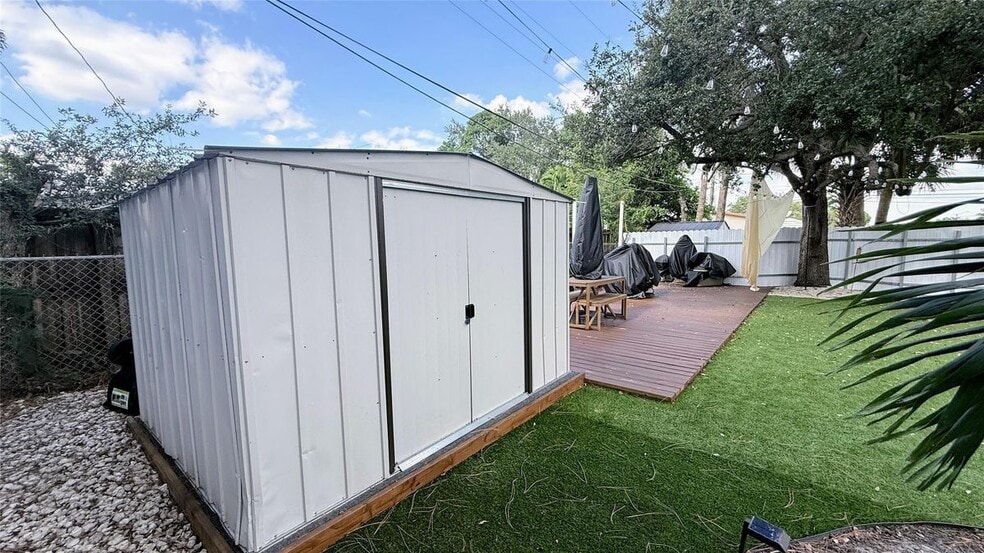 Building Photo - 433 NW 15th Way