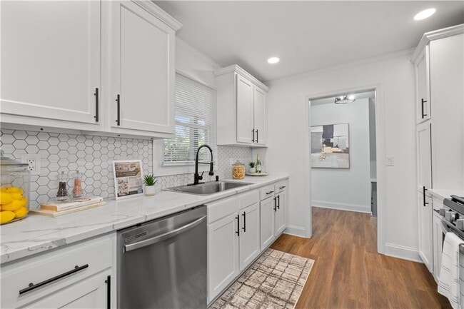 Building Photo - 3144 Flamingo Dr