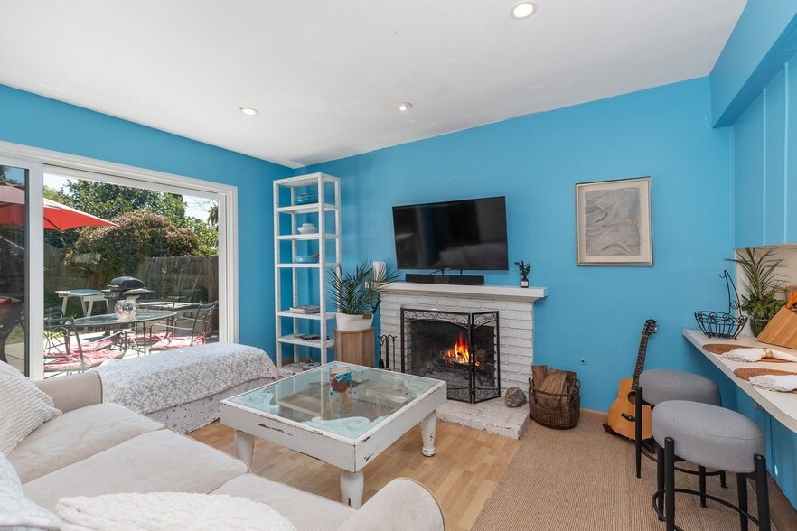 Building Photo - 3068 Zell Dr