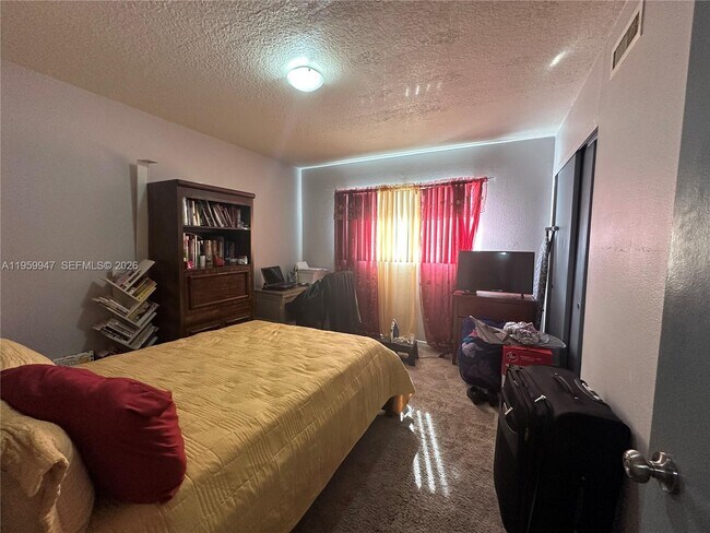 Building Photo - 1000 Lake of the Woods Blvd