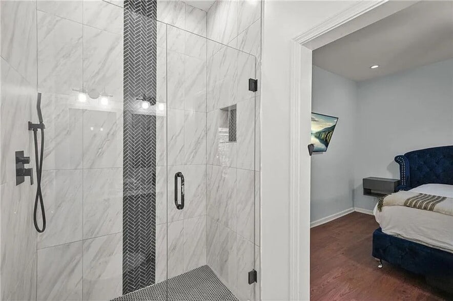 Building Photo - 805 Coleman St SW