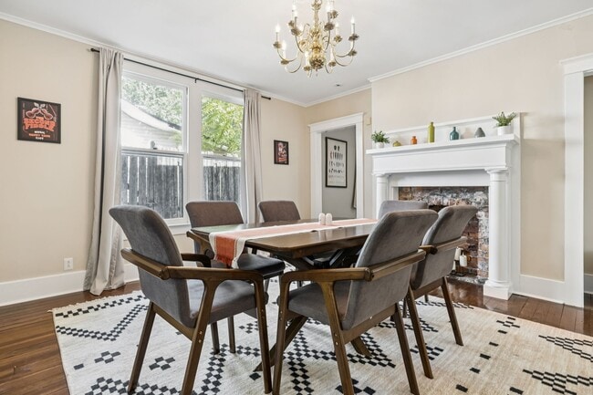 Building Photo - 920 Silverdene Pl