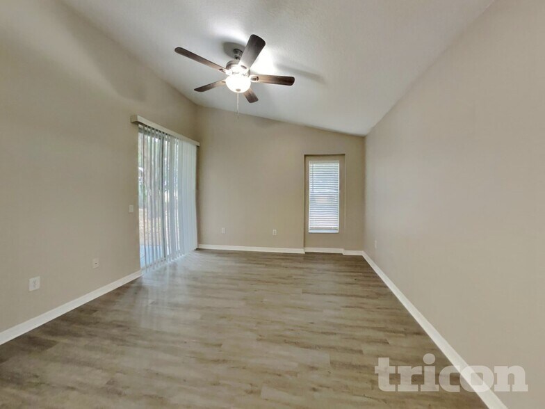 Building Photo - 6944 Crown Lake Dr