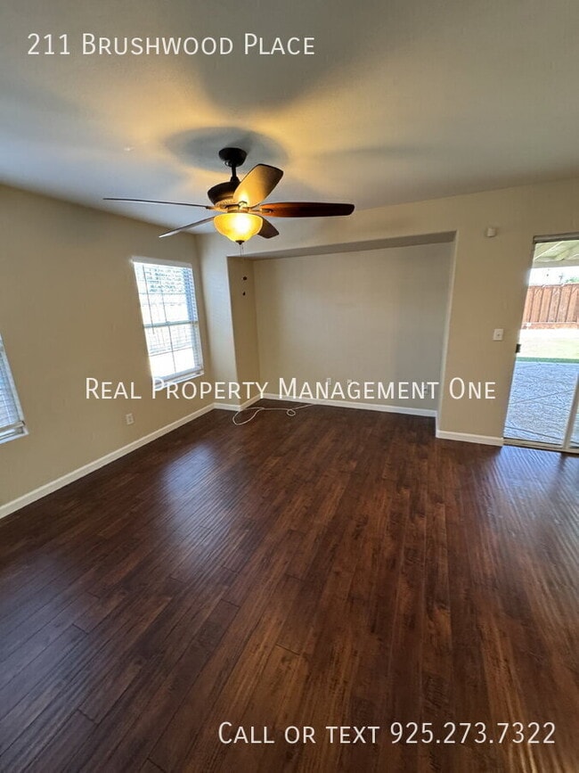 Building Photo - 211 Brushwood Pl
