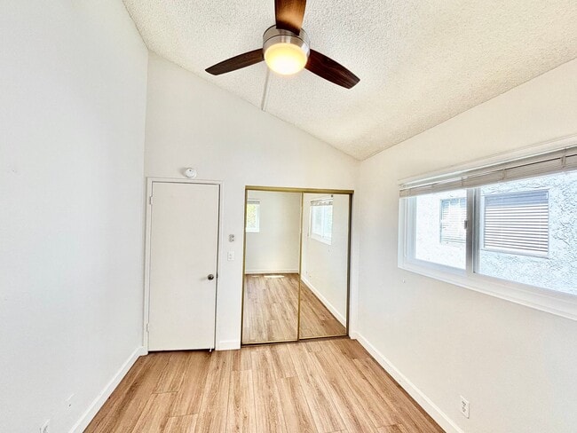 Building Photo - Oxnard | UPDATED | 2 Bed + 1 Bath- Upper u...