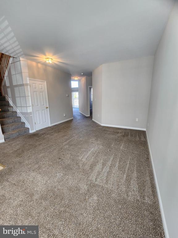 Building Photo - 318 Hanna Ct