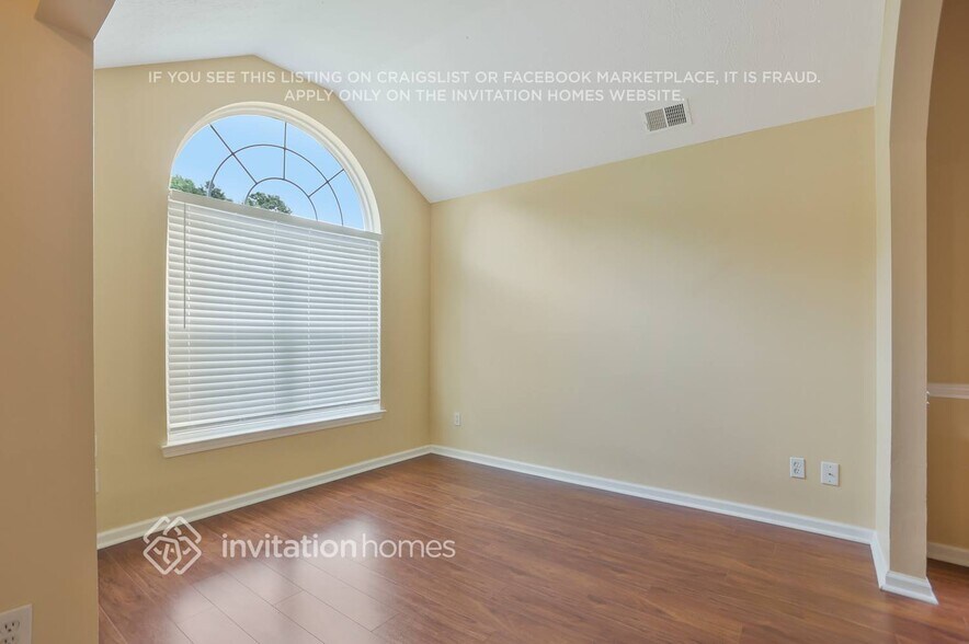 Building Photo - 2952 Two Lakes Cir