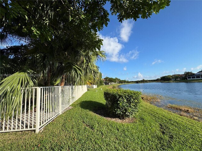 Building Photo - 794 San Remo Dr