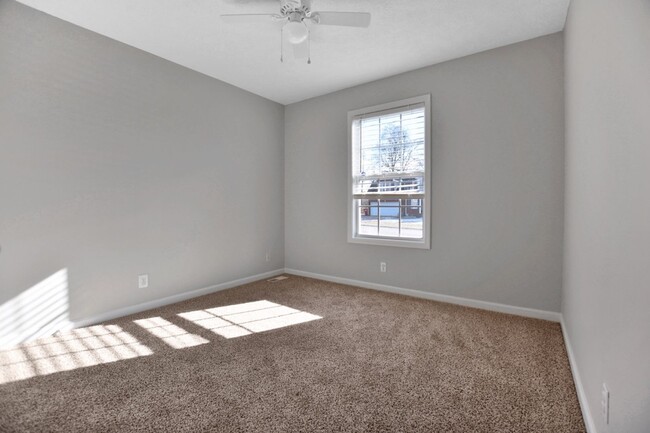 Building Photo - Pet Friendly Three Bedroom with Bonus!