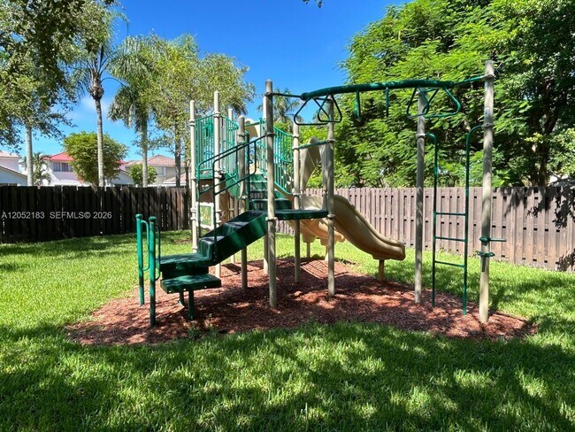 Building Photo - 11047 SW 154th Ct