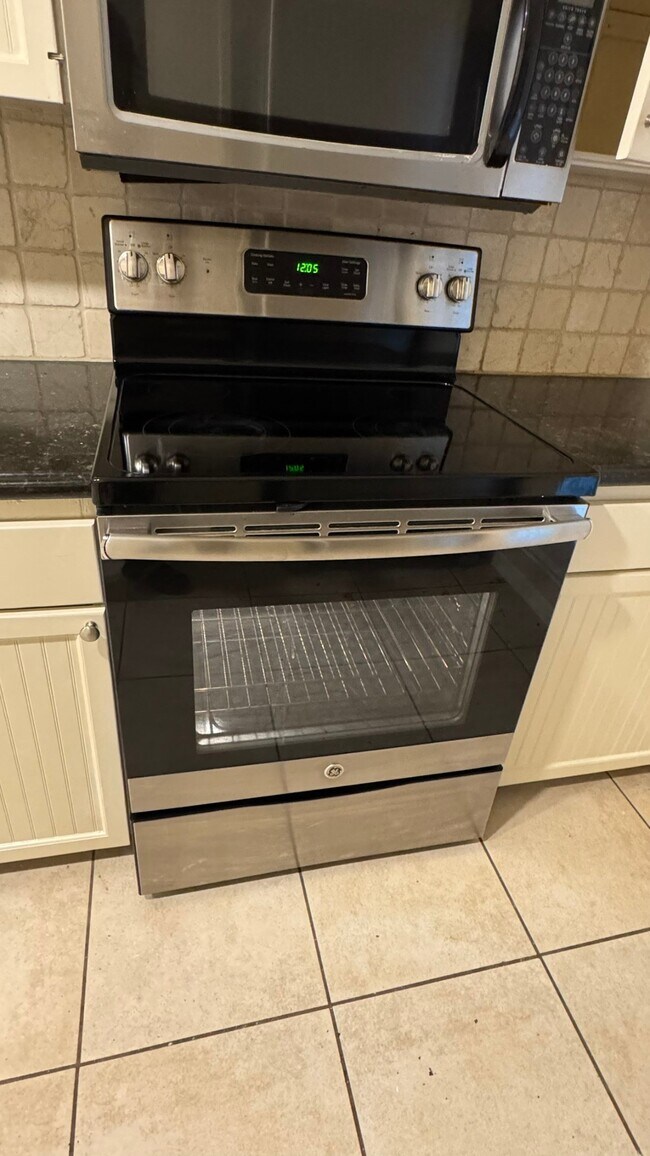 Building Photo - 6452 Olympia Dr