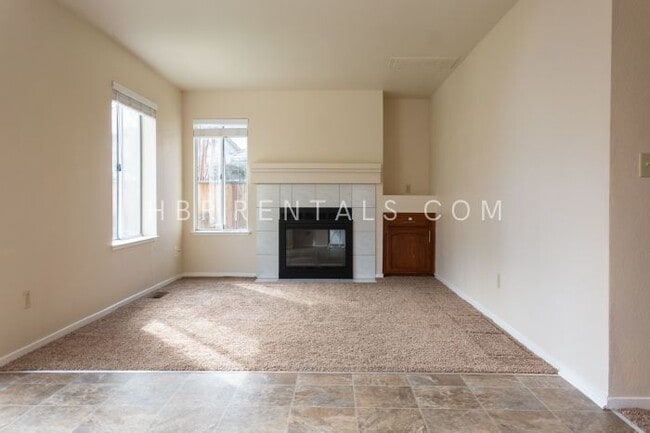 Building Photo - Charming 3-Bedroom Retreat with Cozy Fireplace in Tracy – Spacious Home with 2.5 Baths!