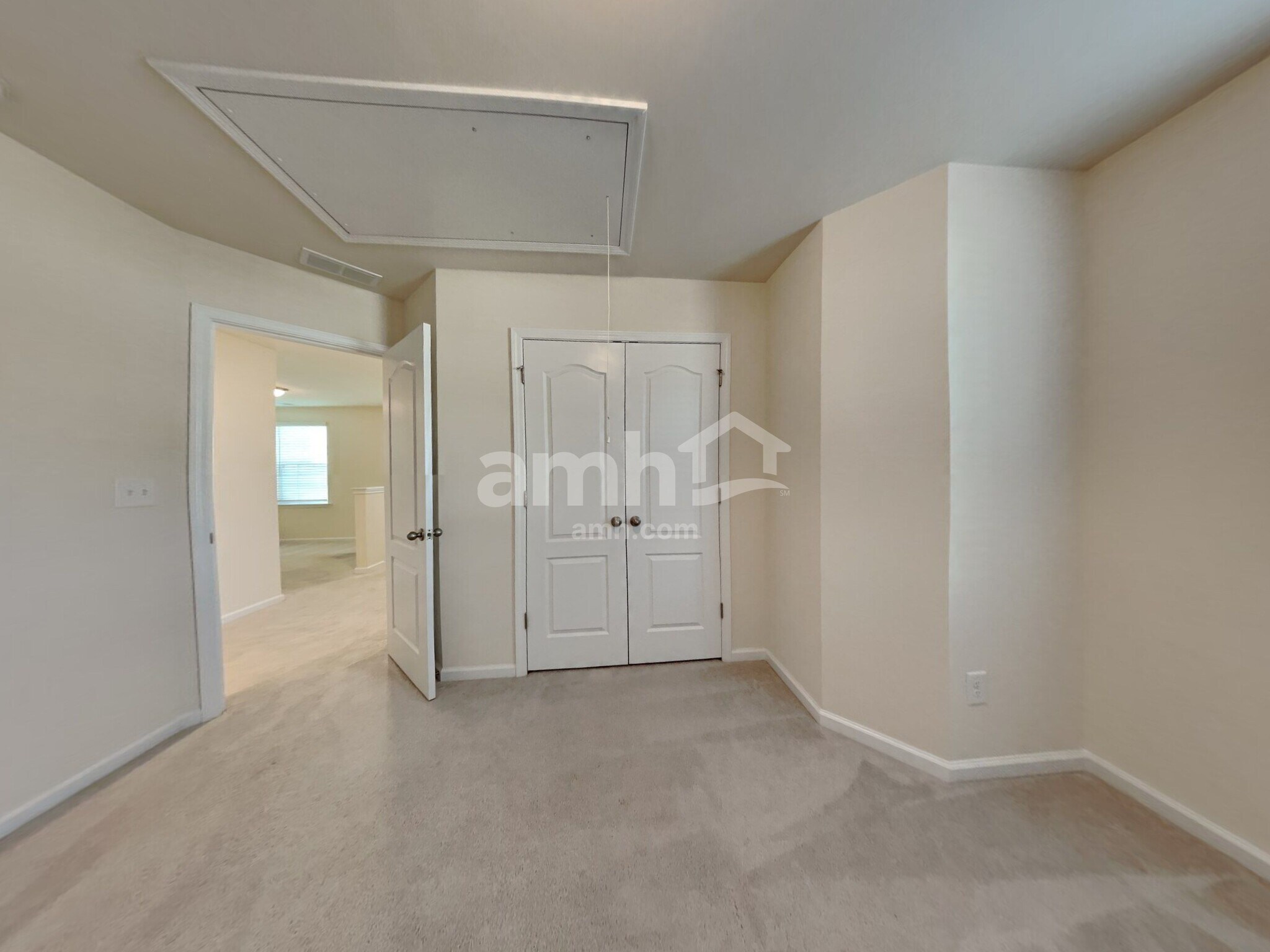 Building Photo - 154 Eden Ave