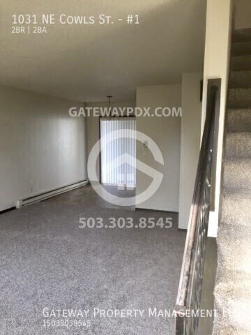 Building Photo - 1031 NE Cowls St