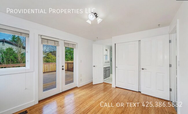 Building Photo - 10932 NE 60th St