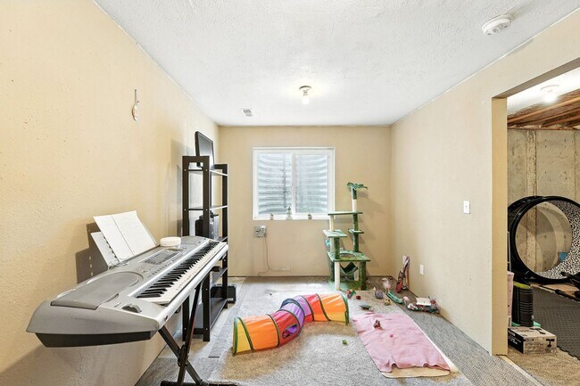 Building Photo - 3 car garage! Across from huge park! Great...