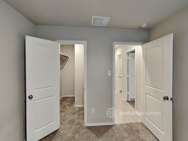 Building Photo - 14646 Calaveras Creek