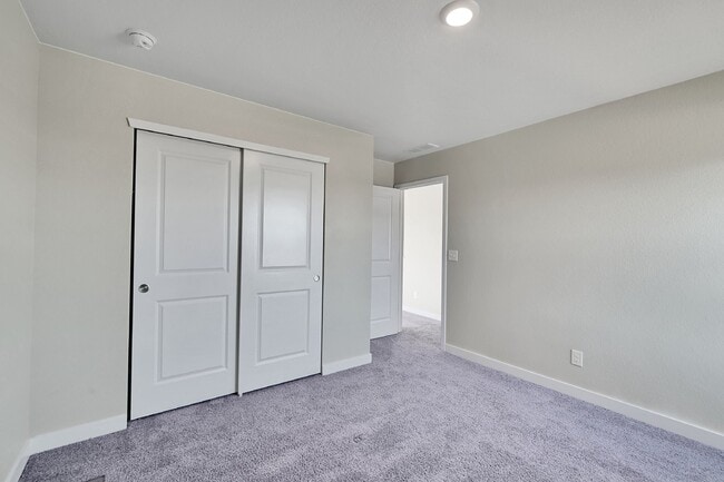 Building Photo - $3,190.95 - 5 Bed, 3 Bath Home in Thornton with Cozy Fireplace and Fenced-in Yard