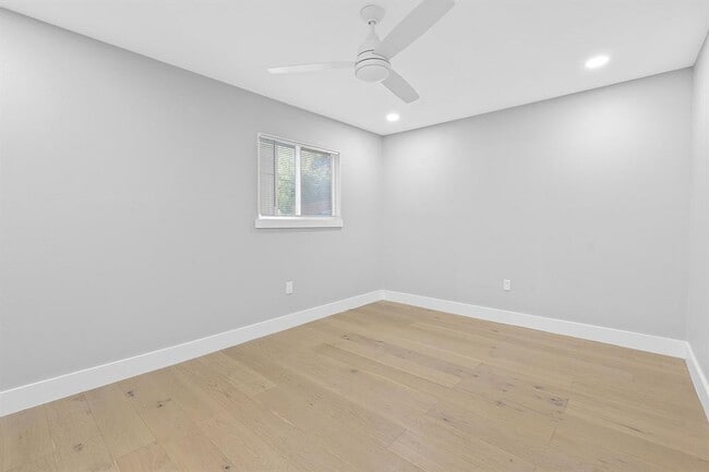 Building Photo - 1508 Rockdale Cir