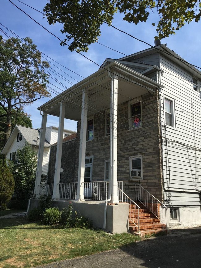 Primary Photo - 318 E 1st Ave