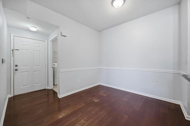 Building Photo - 14353 Fredricksburg Dr