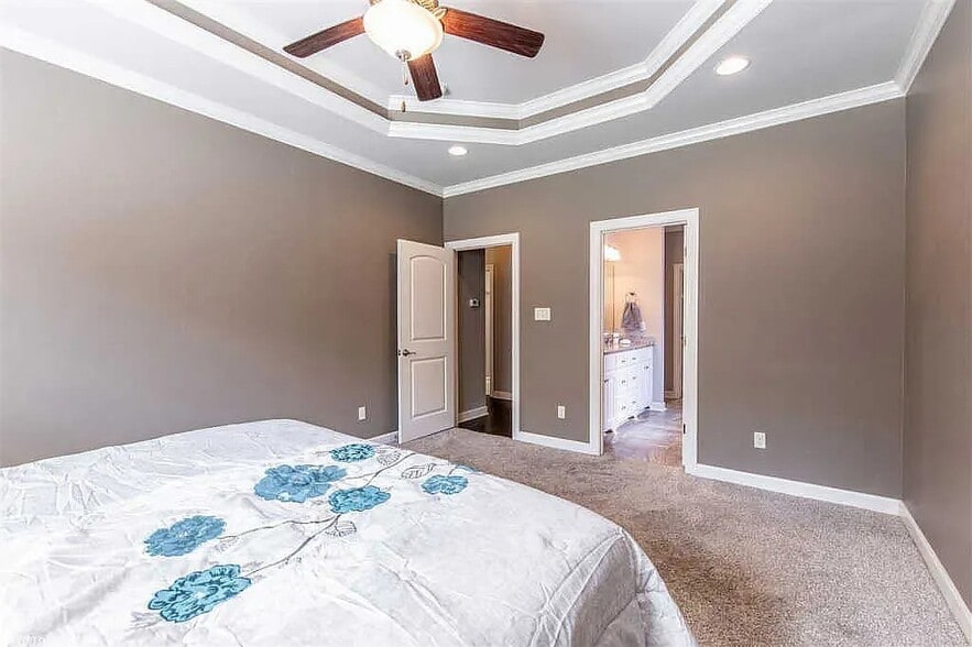 Building Photo - 9309 Meadow Gardens Cir