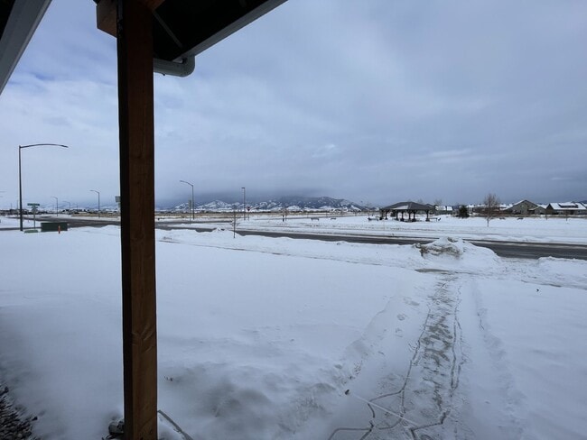 Building Photo - Practically New 3 Bedroom with Mountain Views!