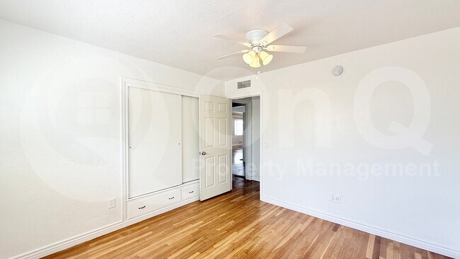 Building Photo - 2212 E La Mirada St