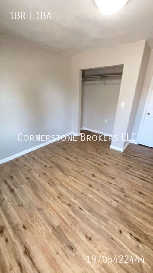 Building Photo - 215 S Curtis St