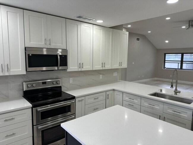 Building Photo - 2415 Amber Hill Ln