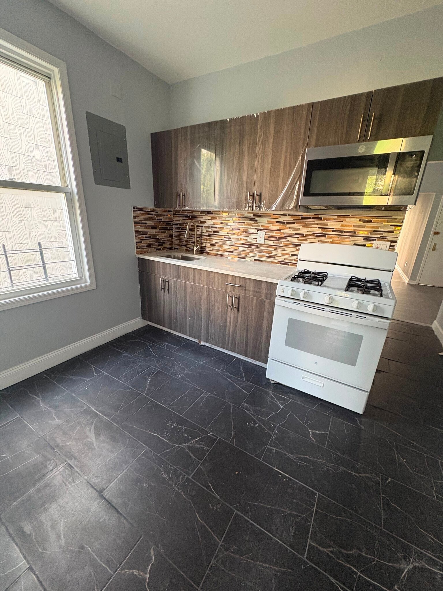 Building Photo - 32 Van Cortlandt Park Ave