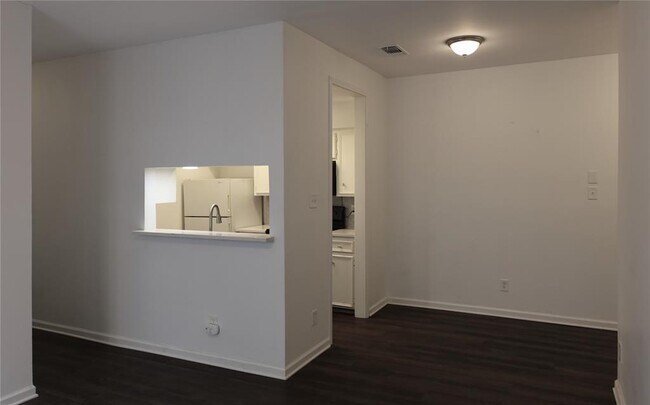 Building Photo - 2706 Salado St