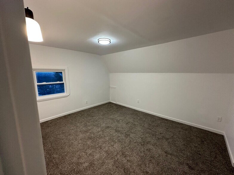 Building Photo - 2323 Patterson Ave