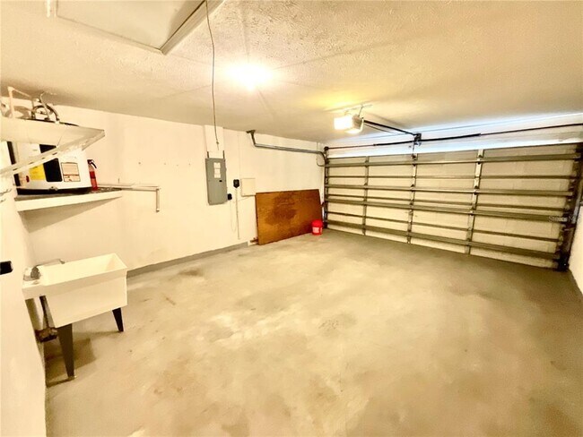 Building Photo - 7831 Barclay Rd