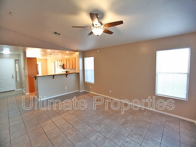 Building Photo - 11004 W Griswold Rd