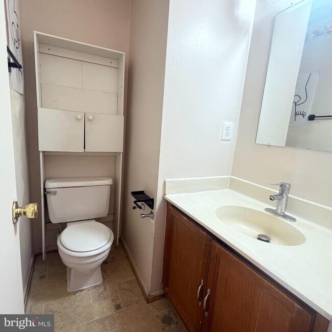 Building Photo - 7212 Lost Spring Ct