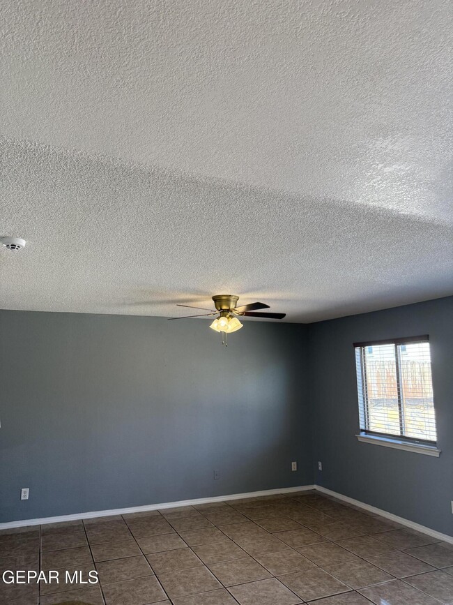 Building Photo - 14157 Tierra Delfin Dr