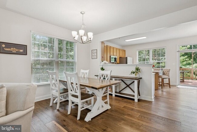 Building Photo - 856 Stonehurst Ct