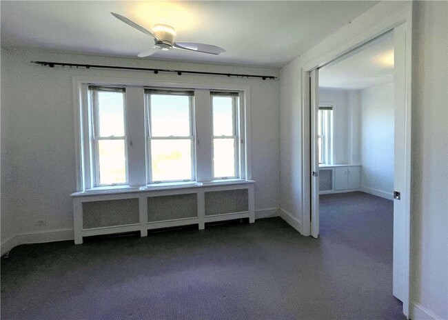 Building Photo - 490 Bleeker Ave
