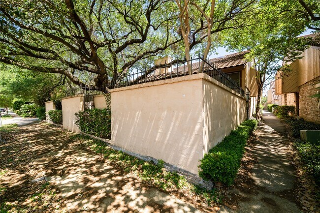 Building Photo - 5918 San Felipe St